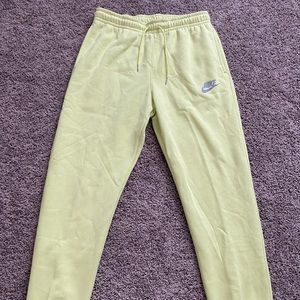 Nike Men's Sport Sweatpants Standard Fit Taper Leg Neon Lime DM1242-352